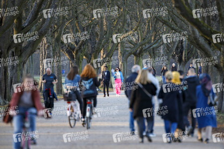 Symbolfoto Spazierengehen