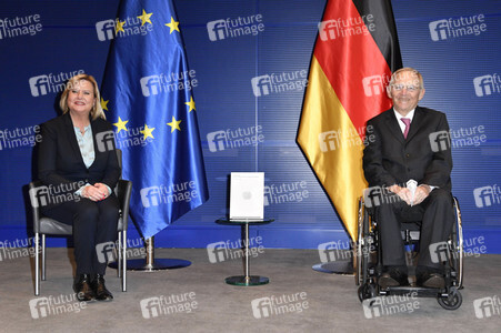 Übergabe des Jahresberichts der Wehrbeauftragten in Berlin