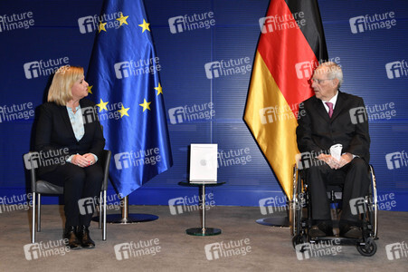 Übergabe des Jahresberichts der Wehrbeauftragten in Berlin