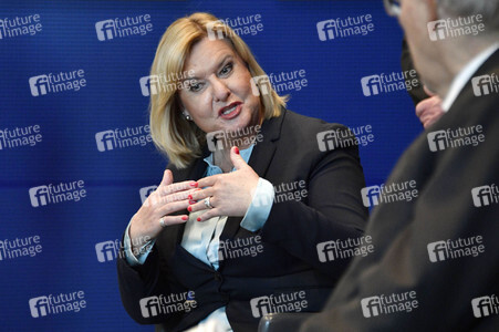 Übergabe des Jahresberichts der Wehrbeauftragten in Berlin