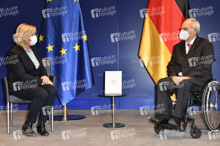 Übergabe des Jahresberichts der Wehrbeauftragten in Berlin