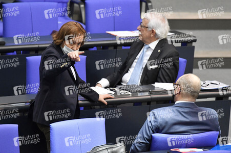 211. Sitzung des Deutschen Bundestages in Berlin