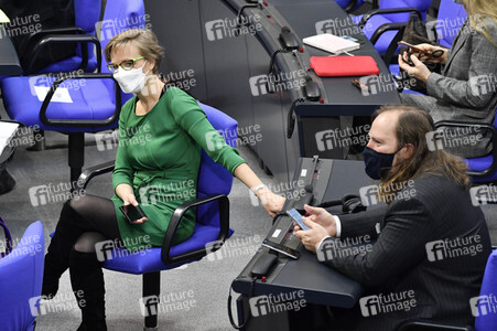 212. Sitzung des Deutschen Bundestages in Berlin