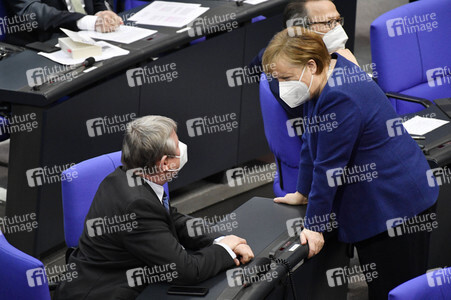 212. Sitzung des Deutschen Bundestages in Berlin