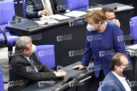 212. Sitzung des Deutschen Bundestages in Berlin