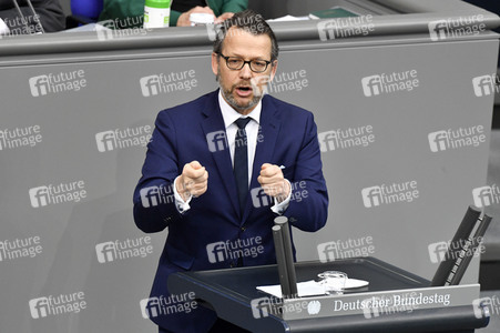 212. Sitzung des Deutschen Bundestages in Berlin