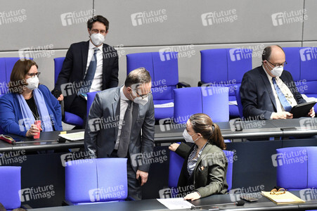 212. Sitzung des Deutschen Bundestages in Berlin