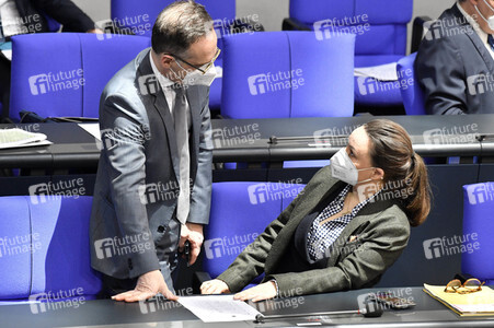 212. Sitzung des Deutschen Bundestages in Berlin