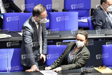 212. Sitzung des Deutschen Bundestages in Berlin