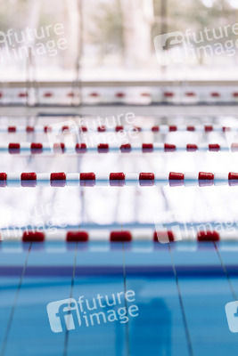 Symbolfoto Schwimmbad