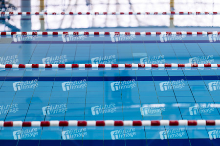 Symbolfoto Schwimmbad