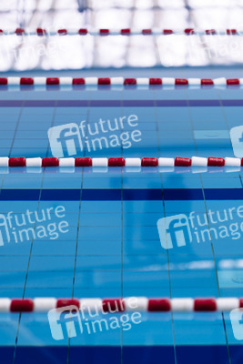 Symbolfoto Schwimmbad