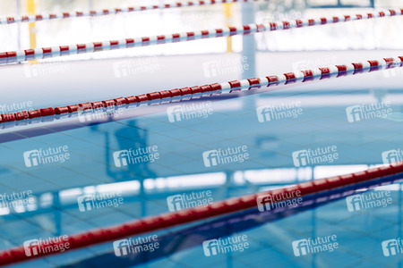 Symbolfoto Schwimmbad