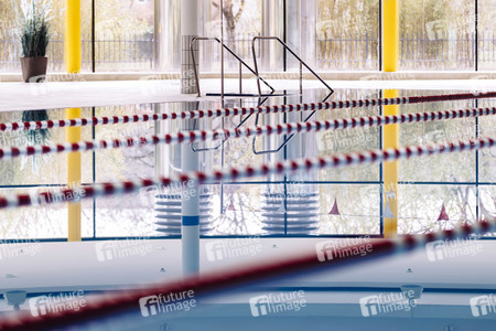 Symbolfoto Schwimmbad