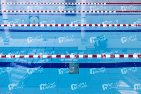 Symbolfoto Schwimmbad