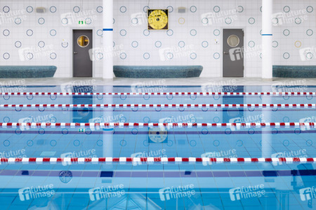 Symbolfoto Schwimmbad