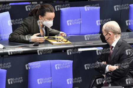 212. Sitzung des Deutschen Bundestages in Berlin