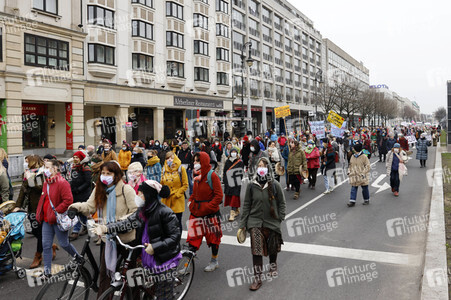 Multikultureller Frauenmarsch in Berlin
