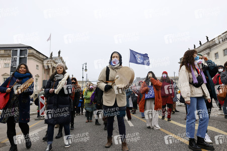 Multikultureller Frauenmarsch in Berlin