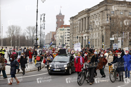 Multikultureller Frauenmarsch in Berlin