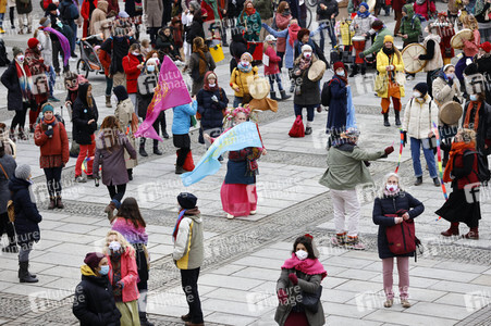 Multikultureller Frauenmarsch in Berlin