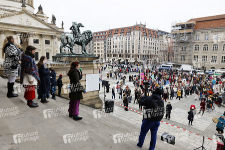 Multikultureller Frauenmarsch in Berlin