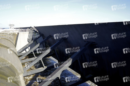 Das Eider-Sperrwerk in Wesselburenerkoog