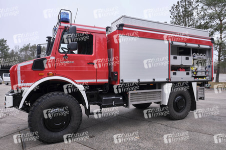 Übergabe eines Waldbrandlöschfahrzeuges an die Feuerwehr in Celle