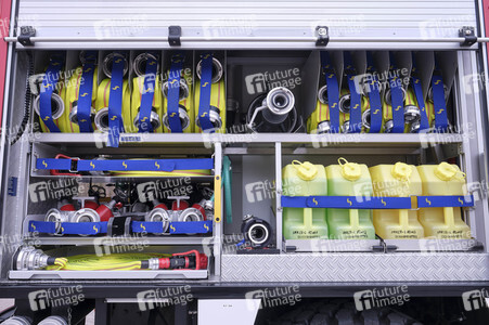 Übergabe eines Waldbrandlöschfahrzeuges an die Feuerwehr in Celle