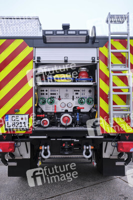 Übergabe eines Waldbrandlöschfahrzeuges an die Feuerwehr in Celle