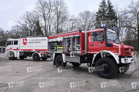 Übergabe eines Waldbrandlöschfahrzeuges an die Feuerwehr in Celle