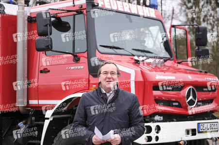 Übergabe eines Waldbrandlöschfahrzeuges an die Feuerwehr in Celle