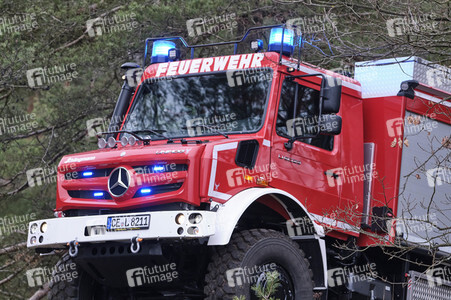 Übergabe eines Waldbrandlöschfahrzeuges an die Feuerwehr in Celle