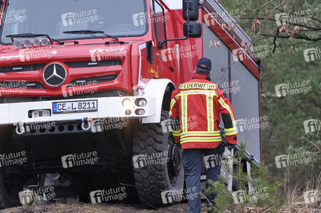 Übergabe eines Waldbrandlöschfahrzeuges an die Feuerwehr in Celle