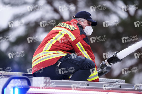 Übergabe eines Waldbrandlöschfahrzeuges an die Feuerwehr in Celle