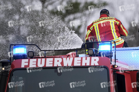 Übergabe eines Waldbrandlöschfahrzeuges an die Feuerwehr in Celle