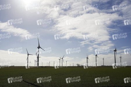 Symbolfoto Windkraftanlagen