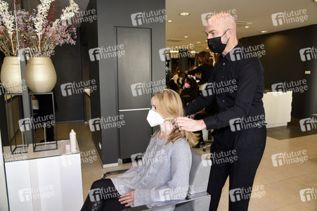 Friseurbesuch von Ophelia Blaimer in München