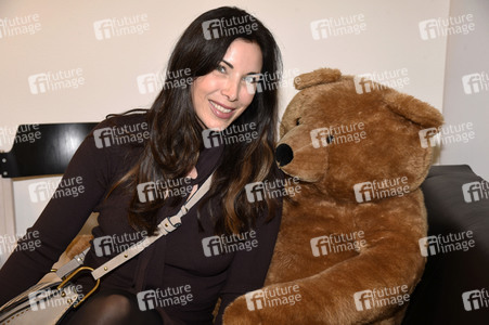 Scheck- und Spendenübergabe an durch die Corona-Krise in Not geratene Kinder und Jugendliche in München