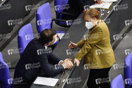 215. Sitzung des Deutschen Bundestages in Berlin