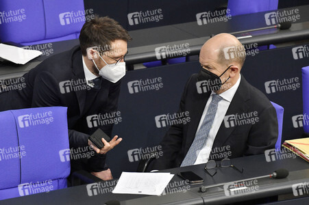 215. Sitzung des Deutschen Bundestages in Berlin