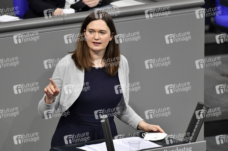 215. Sitzung des Deutschen Bundestages in Berlin