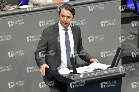 215. Sitzung des Deutschen Bundestages in Berlin