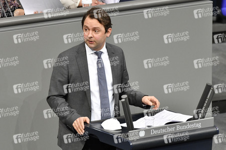 215. Sitzung des Deutschen Bundestages in Berlin