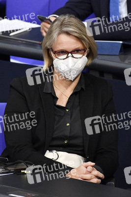 215. Sitzung des Deutschen Bundestages in Berlin