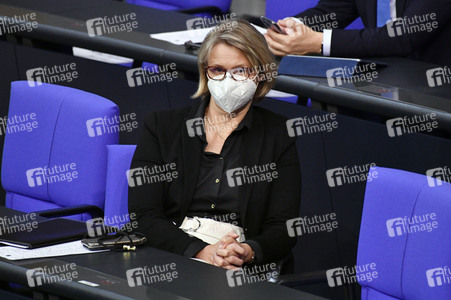 215. Sitzung des Deutschen Bundestages in Berlin