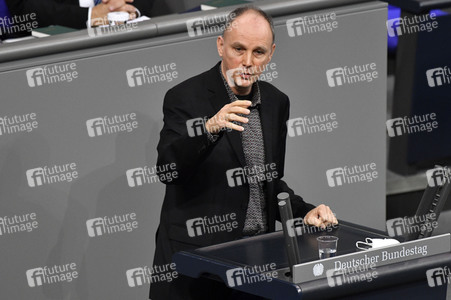 215. Sitzung des Deutschen Bundestages in Berlin