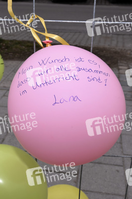 Luftballon-Aktion gegen Corona-Frust in Haar