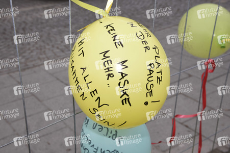 Luftballon-Aktion gegen Corona-Frust in Haar