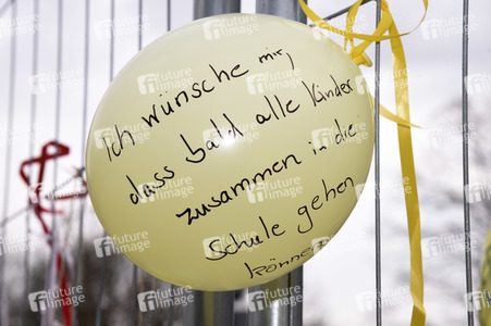 Luftballon-Aktion gegen Corona-Frust in Haar